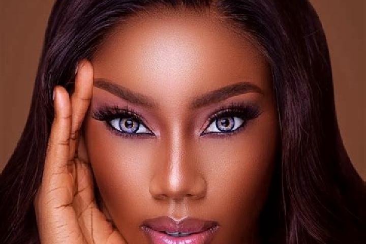 Stella, 25, a chestnut blue-eyed ebony companion based in Quinte West. Offering Couples, OWO, Duos. Available for incall and outcall, overnight bookings avai...