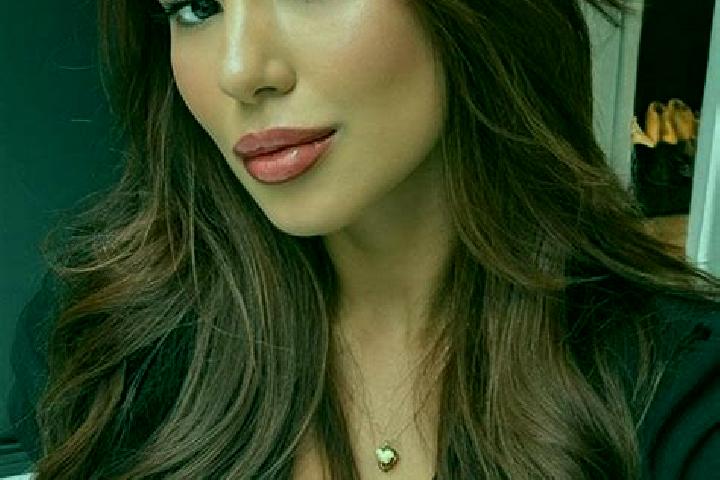 Stella, 25, a chestnut brown-eyed latina companion based in Frydstejn. Offering 69, Girlfriend Experience, Tantra, Dinner Date. Available for incall and outc...