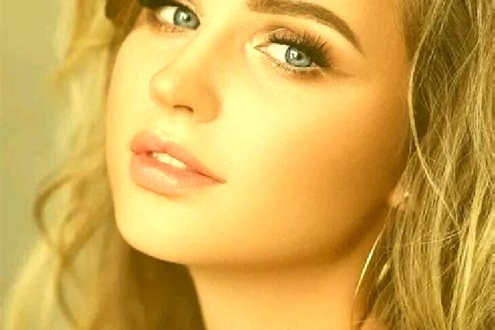 Stella, 25, a dark blonde blue-eyed mediterranean companion based in St. Claude. Offering Travel Companion, Roleplay, Couples. Available for incall and outca...