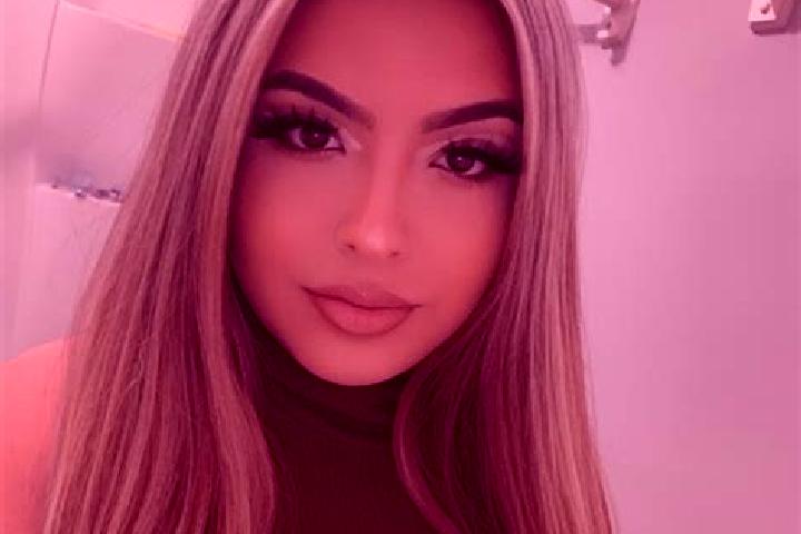 Stella, 26, a blonde dark-eyed latina companion based in Prundu. Offering 69, GFE. Available for incall and outcall, day and evening dates.