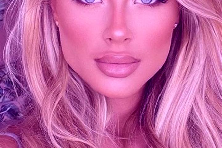 Stella, 26, a blonde hazel-eyed latina companion based in Siriraj. Offering Overnight, Tantra. Available for incall and outcall, day and evening dates.