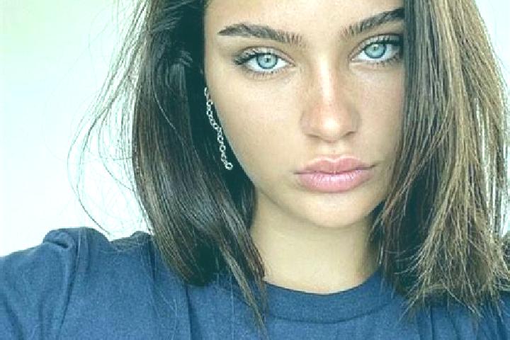 Stella, 26, a brunette green-eyed ebony companion based in Charnas. Offering A-Level, Overnight, OWO. Available for incall and outcall, day and evening dates.