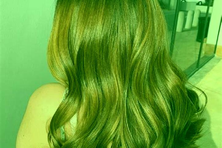 Stella, 26, a chestnut brown-eyed slavic companion based in Earlswood. Offering GFE, Deep French Kissing, A-Level. Available for incall and outcall, overnigh...