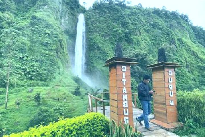 Stella, 26 — Escort in Cihonje, Indonesia