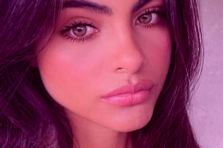 Stella, 27, a auburn blue-eyed indian companion based in Marakkanam. Offering Massage, 69, CIM, OWO. Available for incall and outcall, overnight bookings ava...