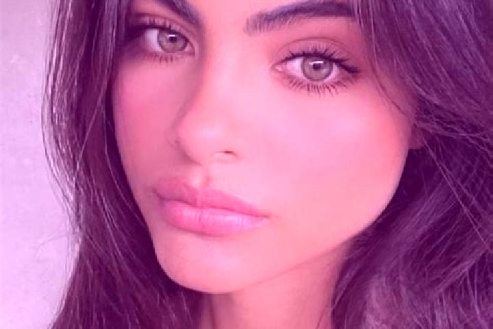 Stella, 27, a chestnut dark-eyed indian companion based in Fountain Hill. Offering Prostate Massage, Travel Companion, Massage, Duos, BDSM. Available for inc...