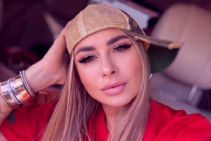 Stella, 27 — Escort in Livezile, Romania