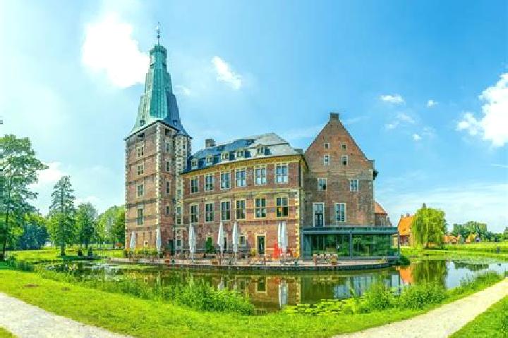 Stella, 27 — Escort in Raesfeld, Germany