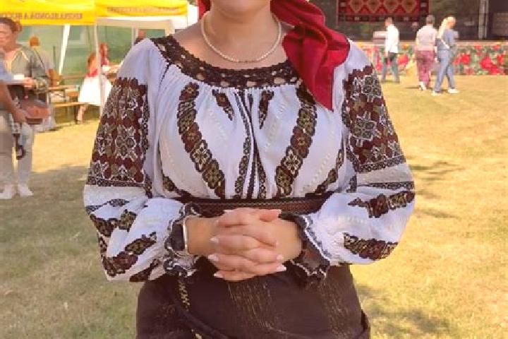 Stella, 27 — Escort in Tisauti, Romania