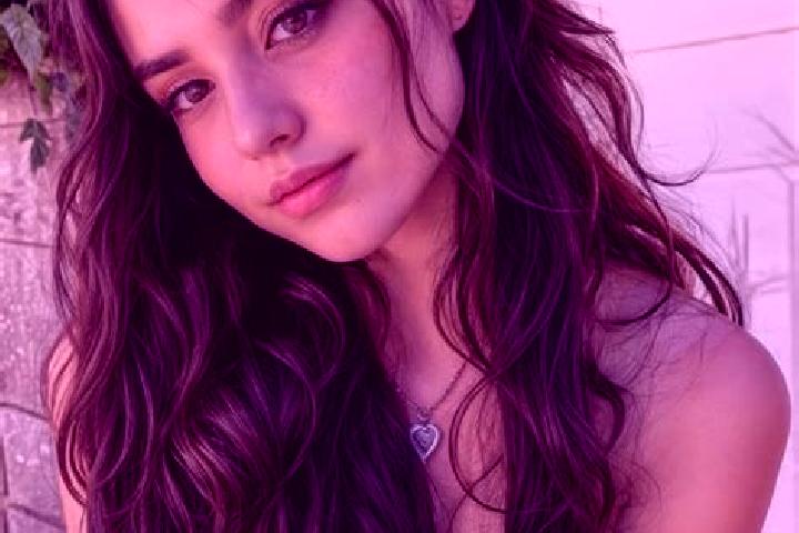 Stella, 28, a auburn hazel-eyed mediterranean companion based in Capalayan. Offering Prostate Massage, Couples, Party Girl, BDSM. Available for incall and ou...