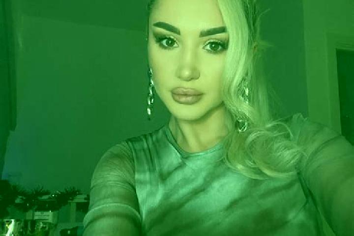 Stella, 28, a blonde grey-eyed latina companion based in Brodersdorf. Offering 69, CIM, GFE, Dinner Date. Available for incall and outcall, day and evening d...