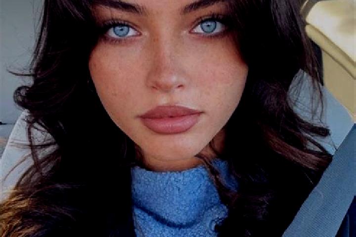 Stella, 28, a brunette dark-eyed european companion based in King City. Offering 69, OWO, Dinner Date. Available for incall and outcall, day and evening dates.