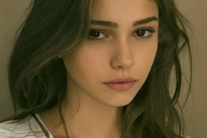 Stella, 28, a chestnut grey-eyed slavic companion based in Merikanjaka. Offering Overnight, OWO. Available for incall and outcall, day and evening dates.