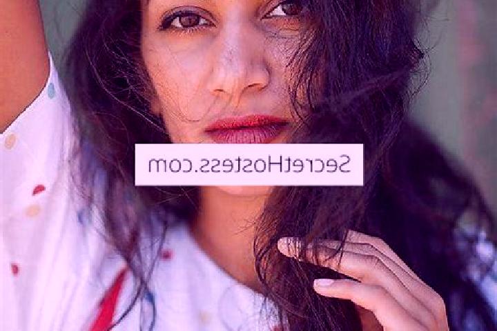 Stella, 28, a red brown-eyed indian companion based in Villamuera de la Cueza. Offering Fetish, Massage, BDSM, Duos. Available for incall and outcall, day an...