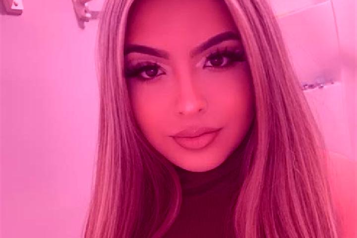 Stella, 29, a blonde grey-eyed latina companion based in Zboriste. Offering GFE, Overnight, Massage, 69. Available for incall and outcall, day and evening da...