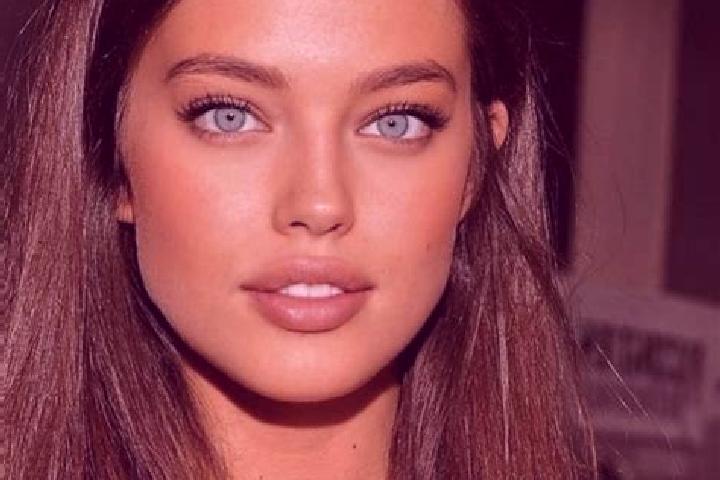 Stella, 29, a chestnut green-eyed european companion based in Tours-sur-Meymont. Offering BDSM, OWO, CIM. Available for incall and outcall, day and evening d...