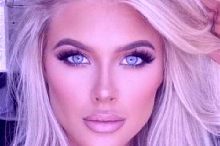 Stella, 29, a platinum blonde hazel-eyed european companion based in Yumrukaya. Offering Dinner Date, Striptease, Overnight. Available for incall and outcall...