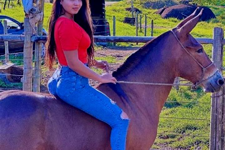 Stella, 29 — Escort in Sao Joao do Manteninha, Brazil