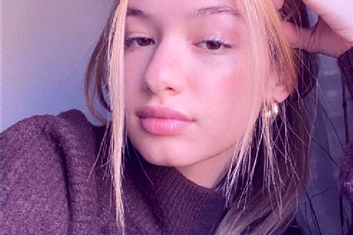 Stella, 30, a blonde brown-eyed asian companion based in Vendoglio-Carvacco. Offering Overnight, Deep French Kissing, Striptease. Available for incall and ou...