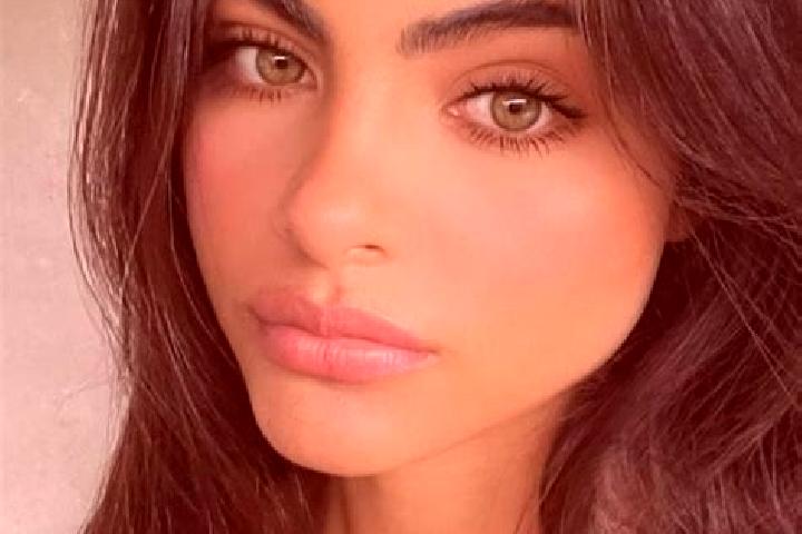 Stella, 30, a brunette green-eyed middle eastern companion based in Hatton. Offering Erotic Massage, Striptease, Domination. Available for incall and outcall...