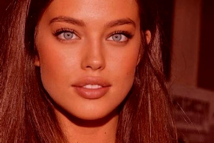 Stella, 30, a chestnut blue-eyed latina companion based in Lossiemouth. Offering Deep French Kissing, Girlfriend Experience, GFE. Available for incall and ou...