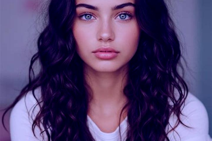 Stella, 30, a dark blonde amber-eyed mediterranean companion based in Mollet de Peralada. Offering Deep French Kissing, Girlfriend Experience, Erotic Massage...
