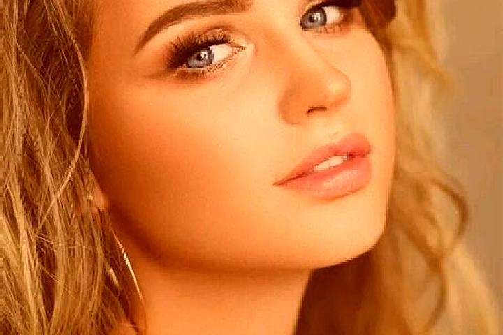 Stella, 30, a dark blonde blue-eyed mediterranean companion based in Shijing. Offering OWO, Tantra, Massage, Roleplay. Available for incall and outcall, day ...