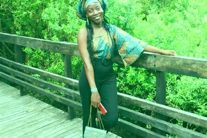 Stella, 30 — Escort in Buzi, Mozambique