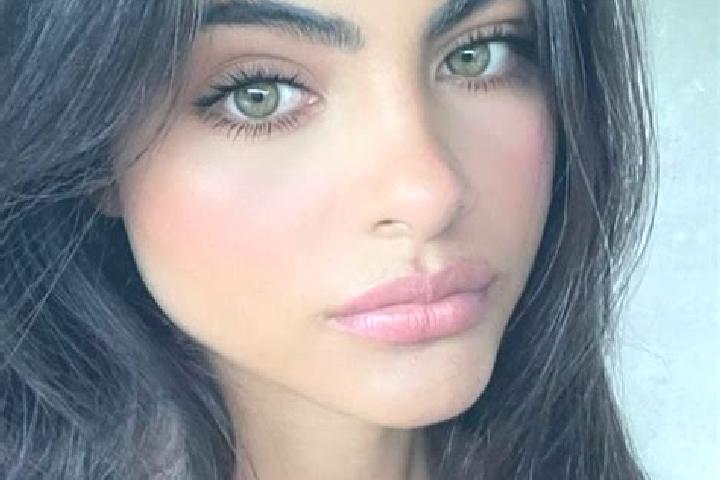 Stella, 31, a brunette grey-eyed indian companion based in Neitersen. Offering Prostate Massage, Roleplay, 69. Available for incall and outcall, day and even...