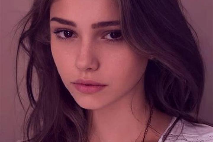 Stella, 31, a chestnut hazel-eyed slavic companion based in Montecorto. Offering Deep French Kissing, Tantra, Overnight. Available for incall and outcall, ov...