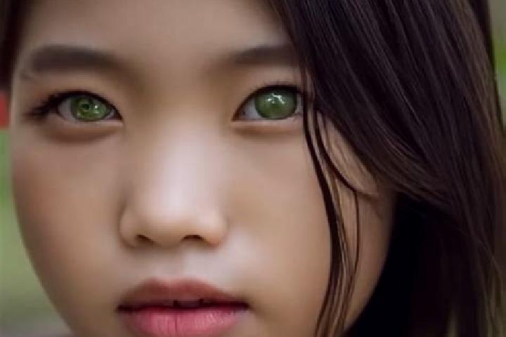 Stella, 31, a red green-eyed asian companion based in Fulnek. Offering GFE, BDSM, Travel Companion, Massage, Dinner Date. Available for incall and outcall, o...