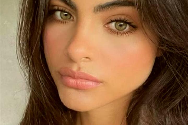 Stella, 32, a brunette green-eyed european companion based in Konnevesi. Offering Couples, Overnight, Party Girl. Available for incall and outcall, day and e...