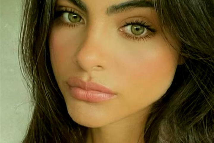 Stella, 32, a brunette hazel-eyed slavic companion based in Lupoaia. Offering 69, GFE, Tantra. Available for incall and outcall, day and evening dates.
