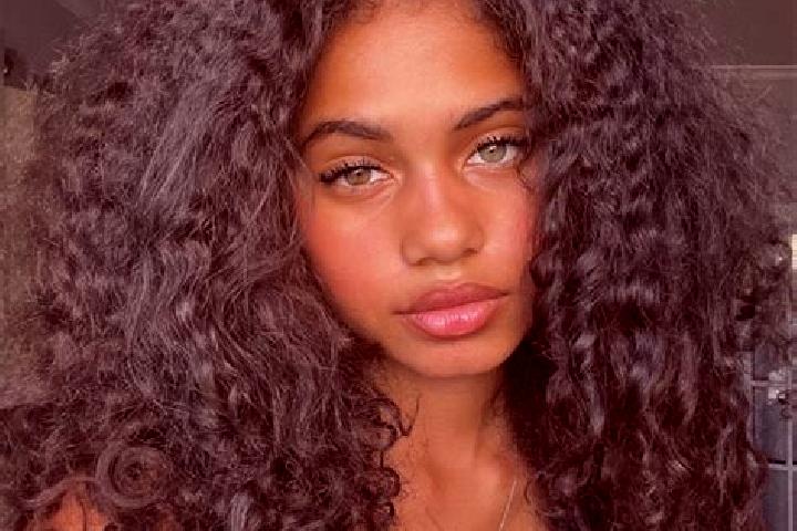 Stella, 32, a chestnut blue-eyed ebony companion based in North Cowichan. Offering OWO, CIM, Party Girl. Available for incall and outcall, overnight bookings...