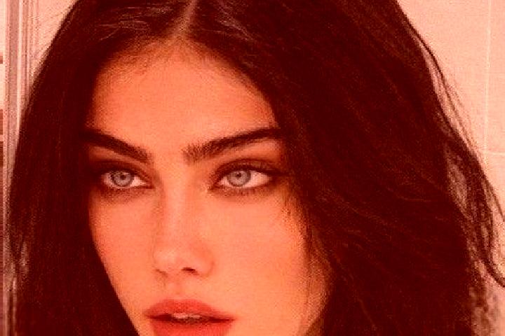 Stella, 32, a chestnut grey-eyed caucasian companion based in Moanda. Offering Striptease, Overnight, CIM. Available for incall and outcall, overnight bookin...