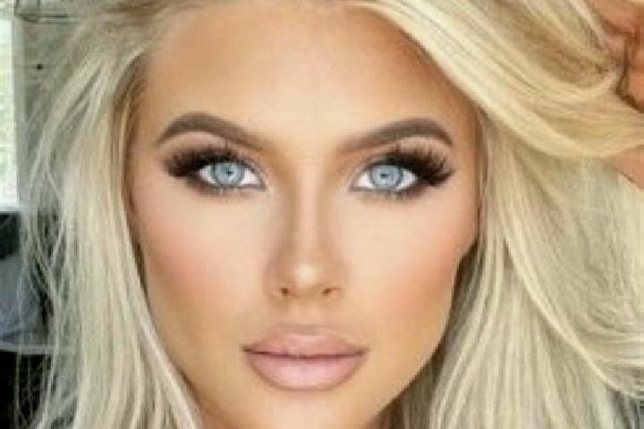 Stella, 32, a platinum blonde blue-eyed middle eastern companion based in Complexe. Offering CIM, Fetish, 69, OWO, Couples. Available for incall and outcall,...