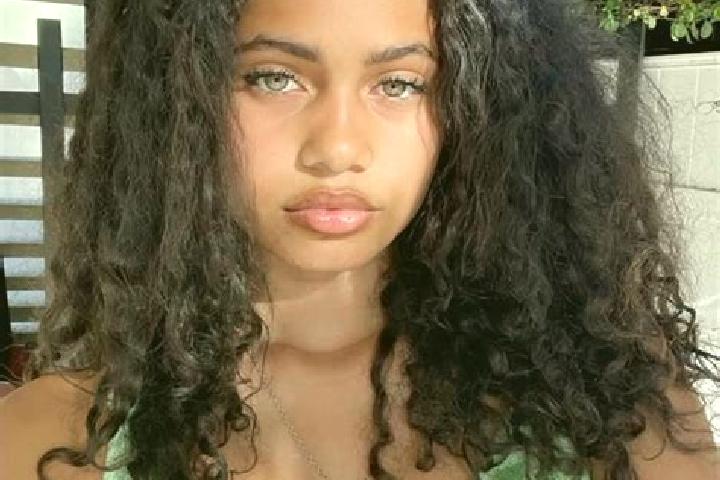 Stella, 32, a red green-eyed mixed companion based in Cleanov. Offering Duos, Dinner Date. Available for incall and outcall, day and evening dates.