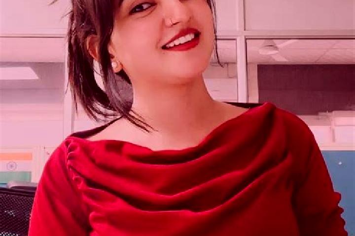 Stella, 32 — Escort in Sarab-e Kalan, Iran