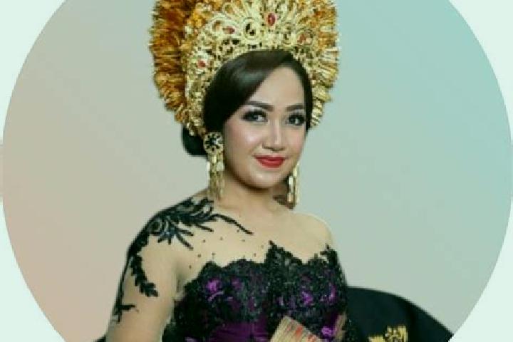 Stella, 33 — Escort in Banjar Kelodan, Indonesia