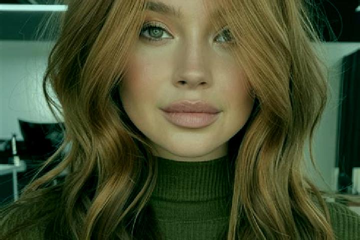 Stella, 34, a auburn dark-eyed slavic companion based in Caltabellotta. Offering Striptease, Erotic Massage. Available for incall and outcall, day and evenin...