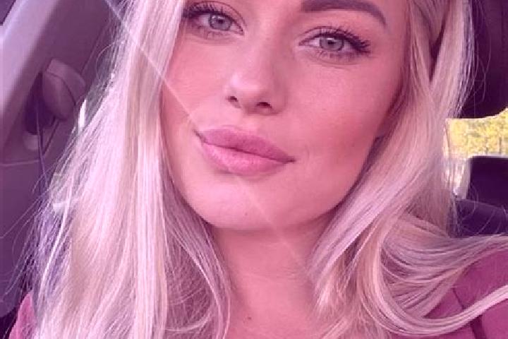 Stella, 34, a blonde hazel-eyed mixed companion based in Kurrajong. Offering Couples, Domination, Deep French Kissing, Striptease, Prostate Massage. Availabl...