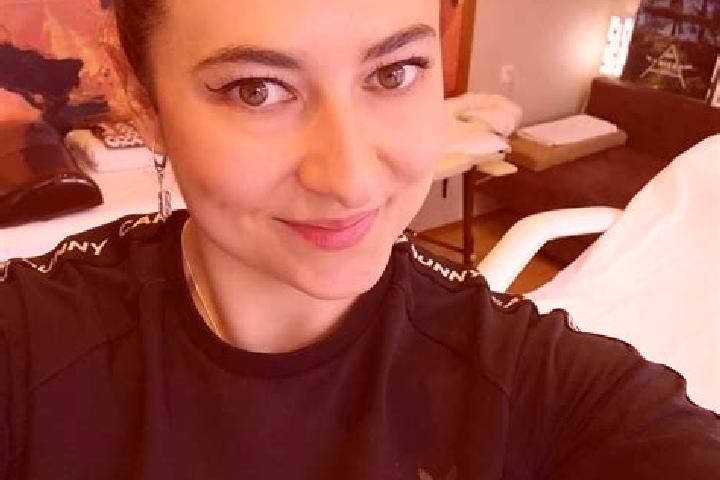 Stella, 34, a brunette dark-eyed european companion based in Orta di Atella. Offering 69, Roleplay, Massage, Tantra. Available for incall and outcall, overni...