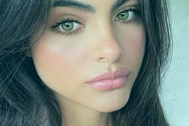Stella, 34, a brunette dark-eyed middle eastern companion based in Mappleton. Offering Striptease, Roleplay, Fetish. Available for incall and outcall, overni...