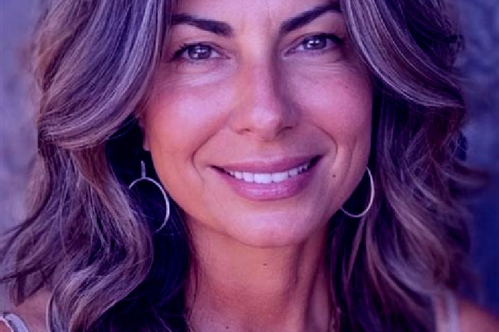 Stella, 34, a brunette grey-eyed latina companion based in Yaransk. Offering Party Girl, Erotic Massage, Massage. Available for incall and outcall, day and e...