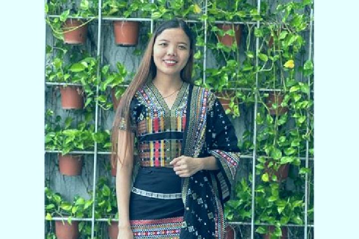 Stella, 34 — Escort in Kan Beit, Myanmar