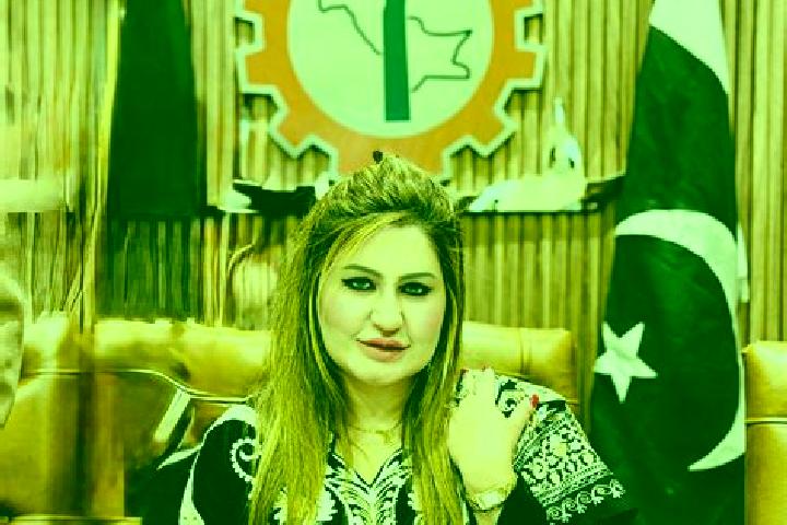 Stella, 34 — Escort in Model Town, Pakistan