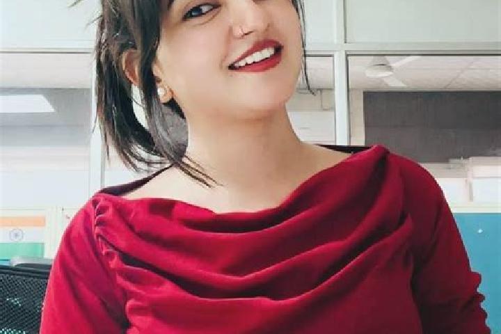 Stella, 34 — Escort in Sarab-e Kalan, Iran