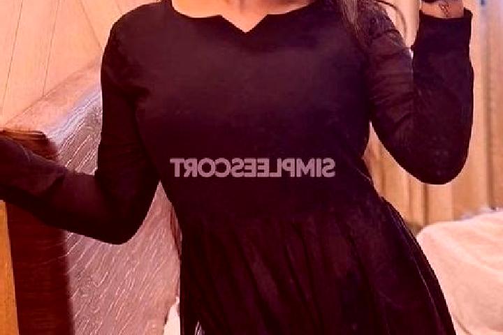 Stella, 35 — Escort in Khanpur Mahar, Pakistan