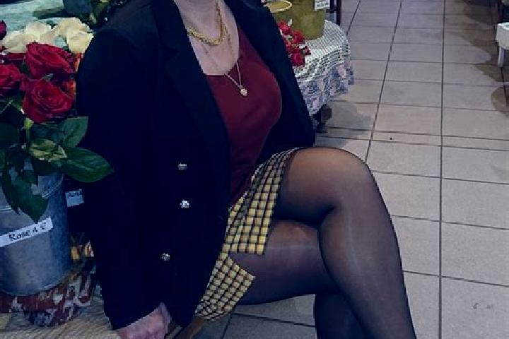Stella, 35 — Escort in Ober-Morlen, Germany
