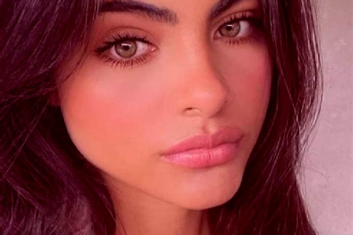 Stella, 36, a black dark-eyed caucasian companion based in Jerte. Offering BDSM, Tantra, Party Girl. Available for incall and outcall, day and evening dates.